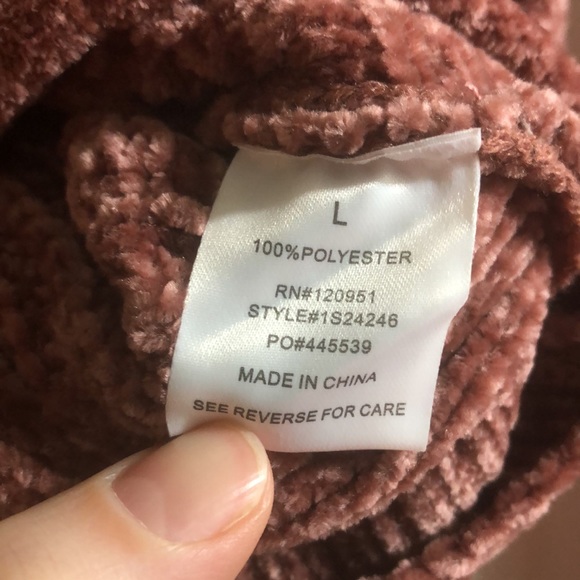 Soft and warm sweater 🌨 - Picture 4 of 4